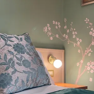 https://maxim-firenze.it-tuscanyhotel.com